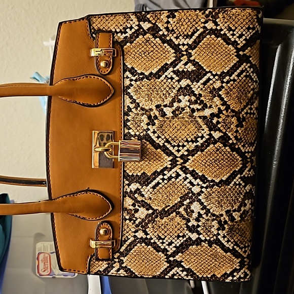 Purse - Picture 1 of 1